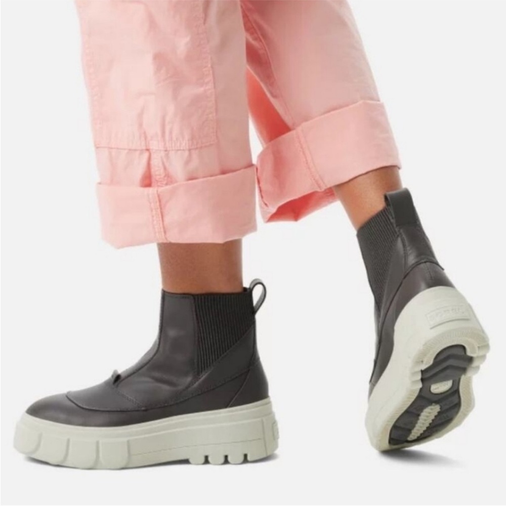 Sorel Caribou X Waterproof Platform Chelsea Boots in gray white